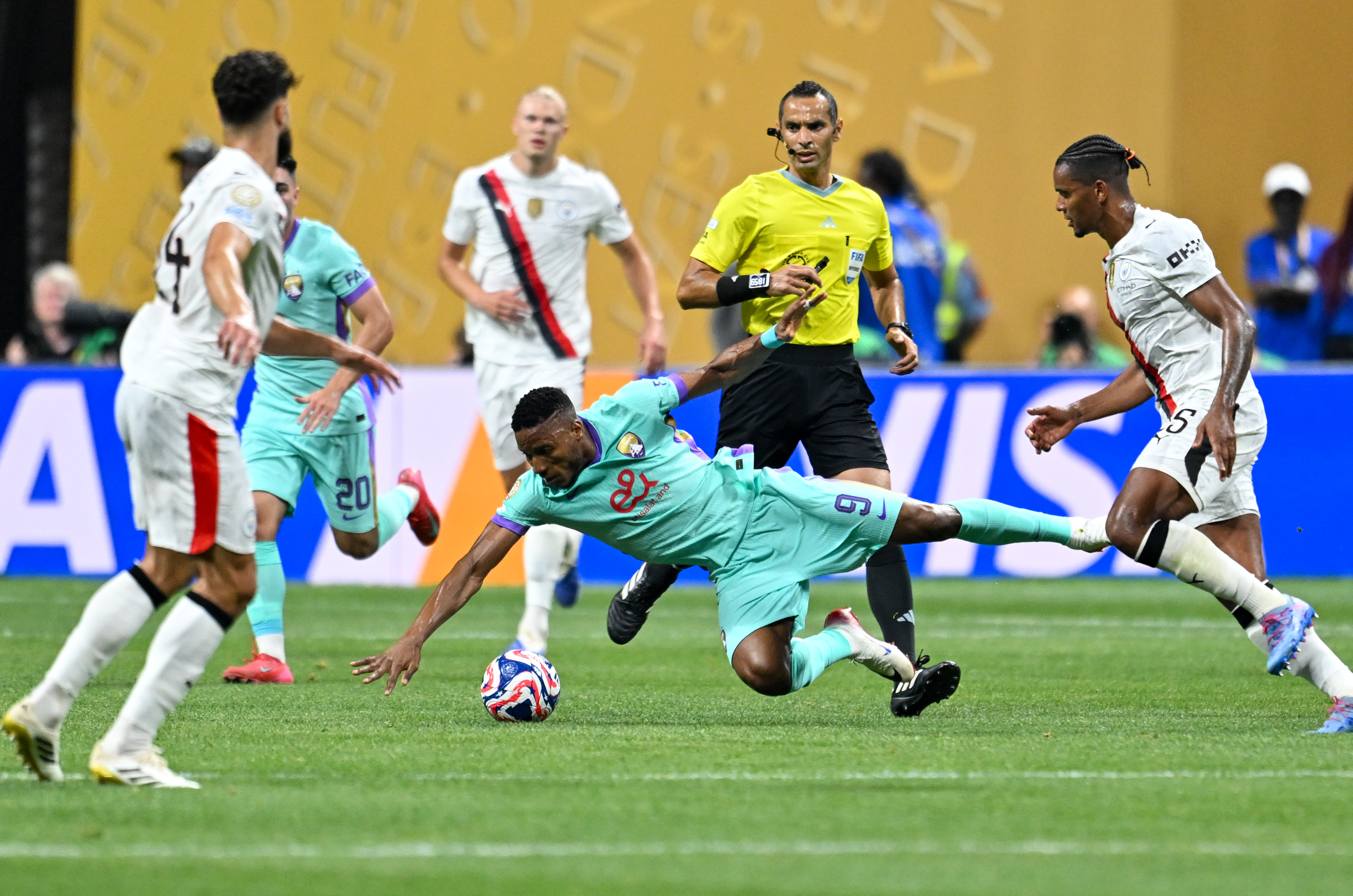 深度解读：曼城世俱杯战术演练