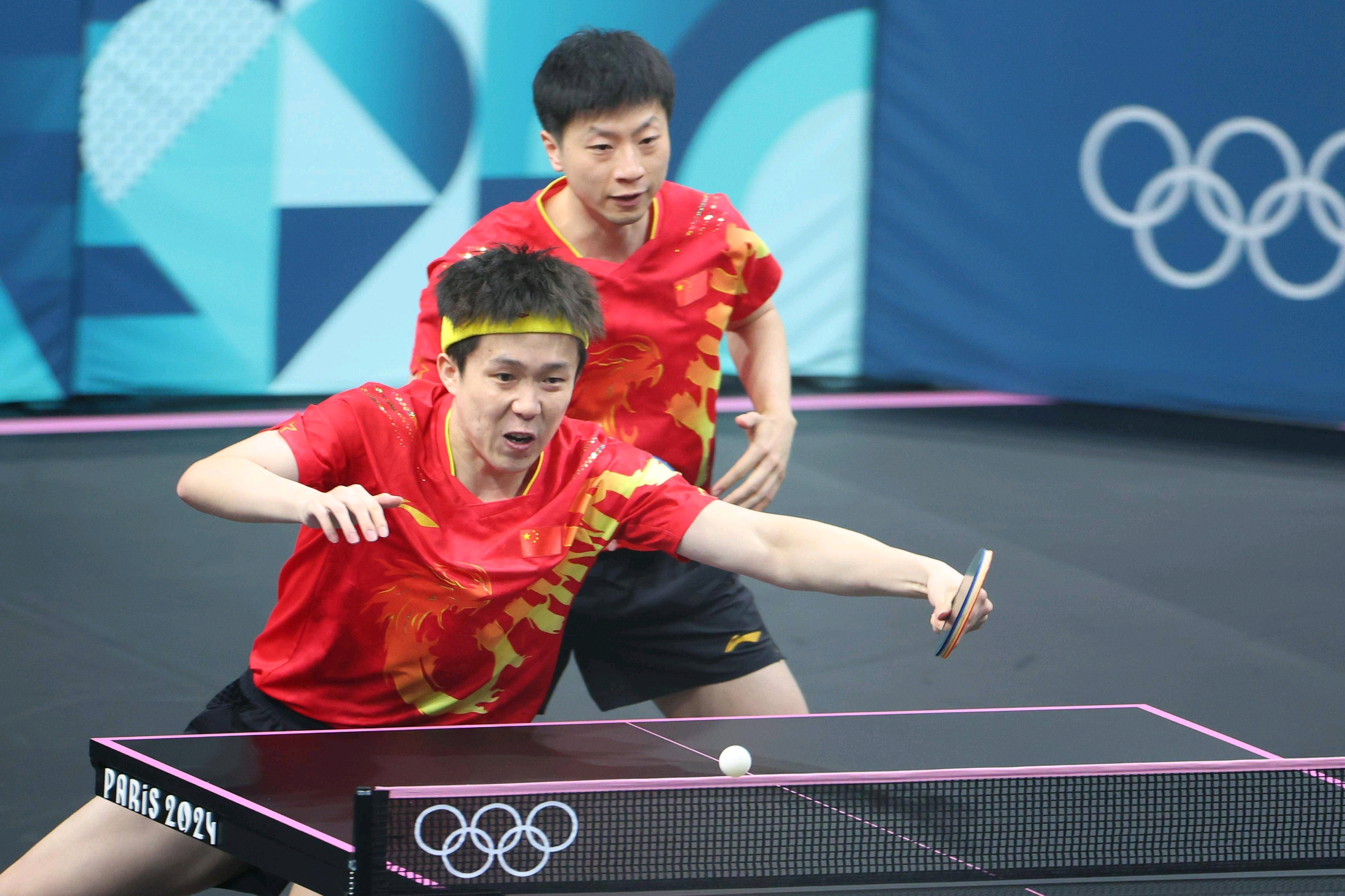 中国乒乓球队完胜英国乒乓球队,马龙送出助攻 中国乒乓球队完胜英国乒乓球队,马龙送出助攻