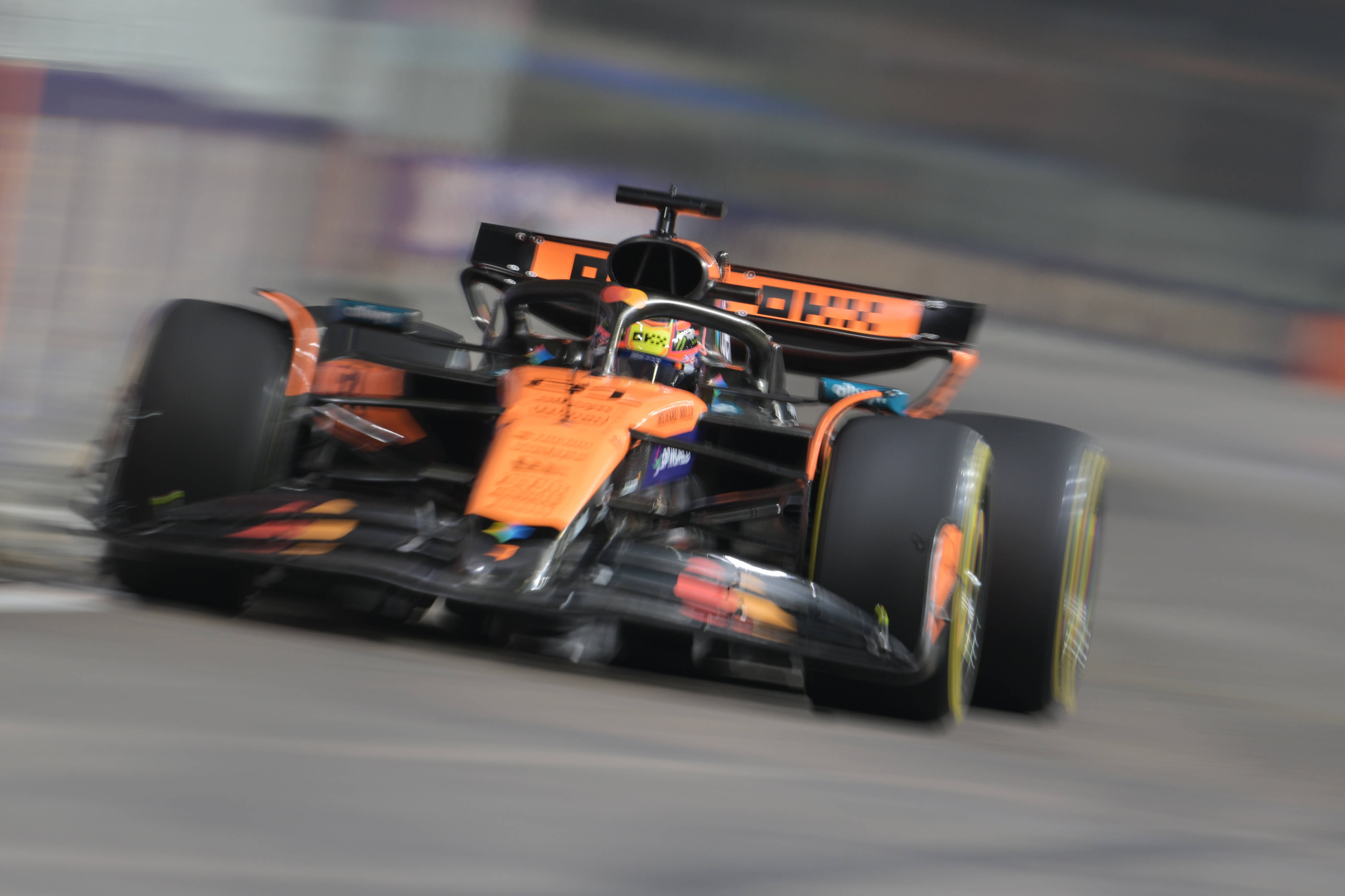 红牛二队横扫索伯车队，皮亚斯特里点燃赛场