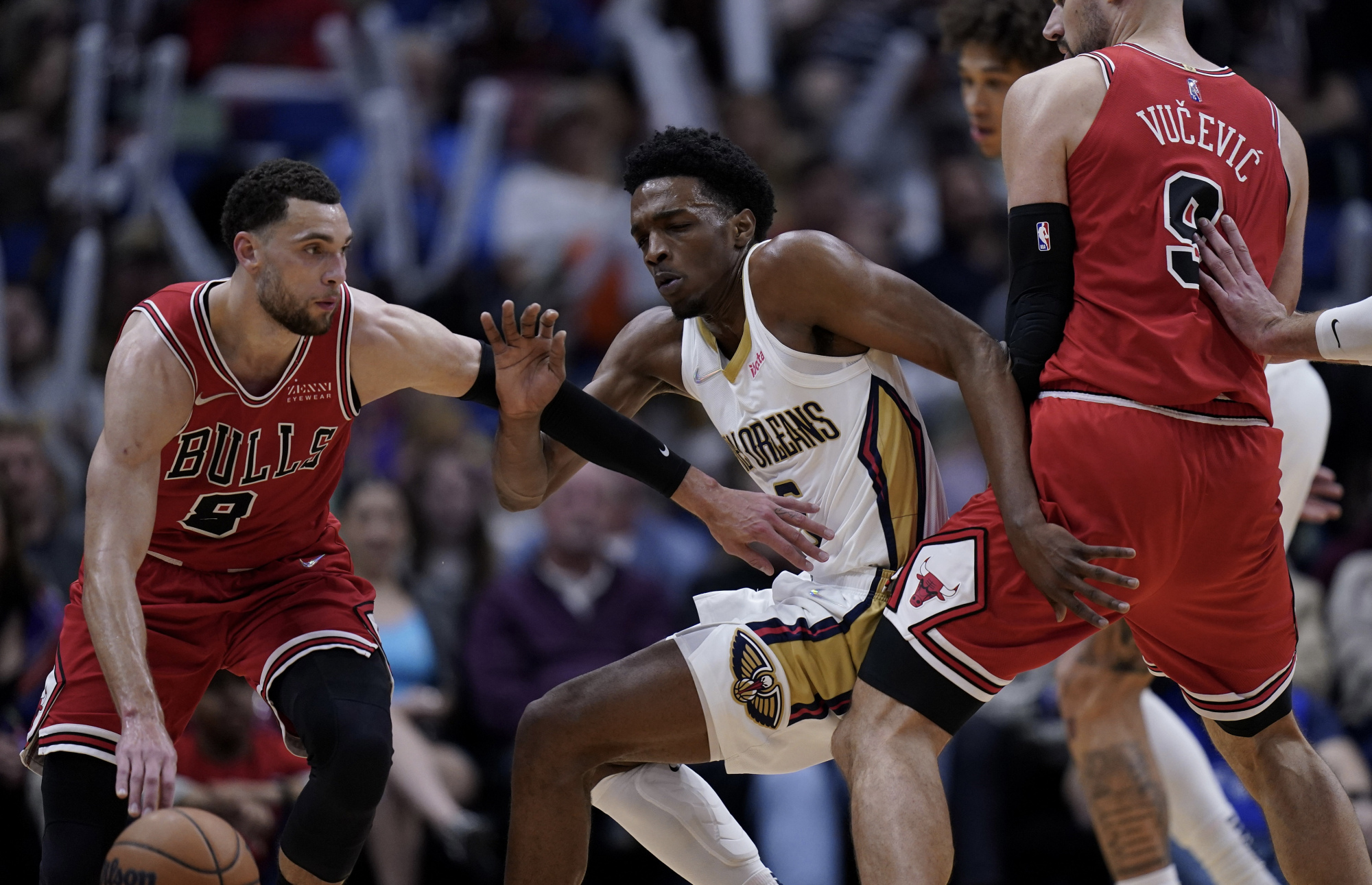 青岛队逆转鹈鹕,德罗赞统治全场 青岛队逆转鹈鹕,德罗赞统治全场