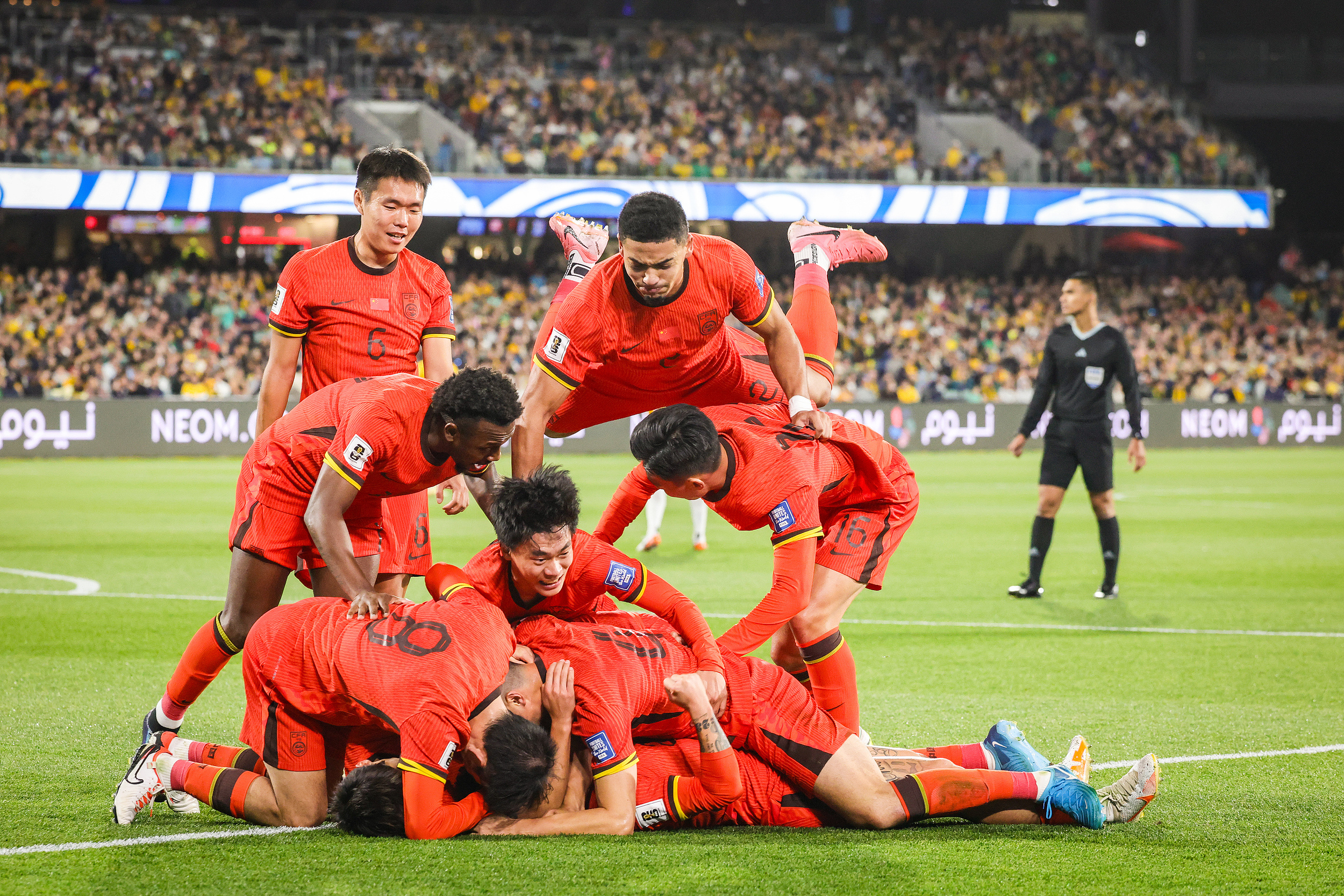 泰国队逆转印尼队,李梓嘉带队取胜 泰国队逆转印尼队,李梓嘉带队取胜