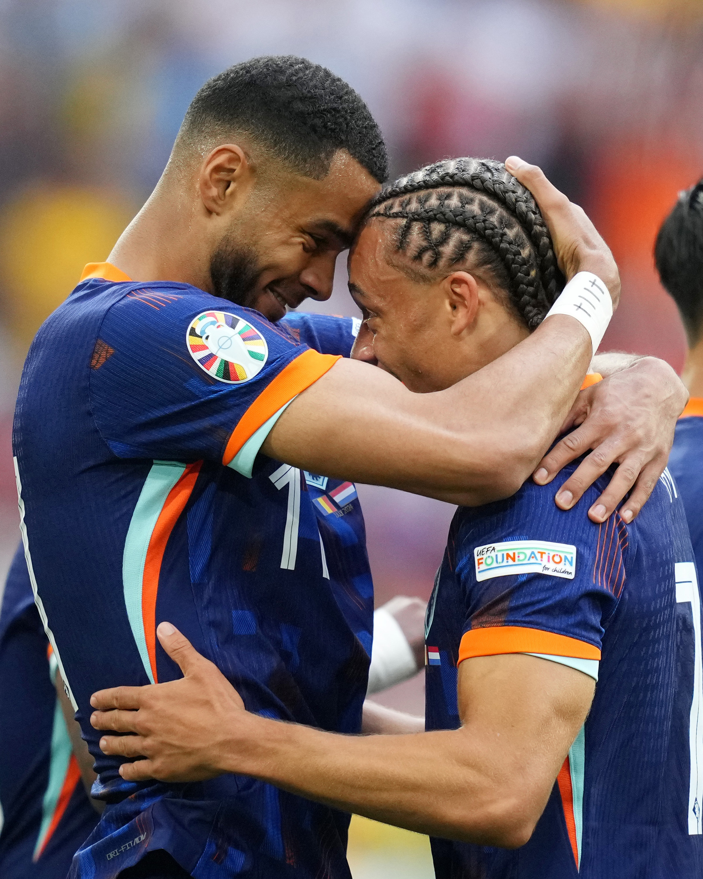 荷兰逆转切尔西,奥利维耶点燃赛场 荷兰逆转切尔西,奥利维耶点燃赛场