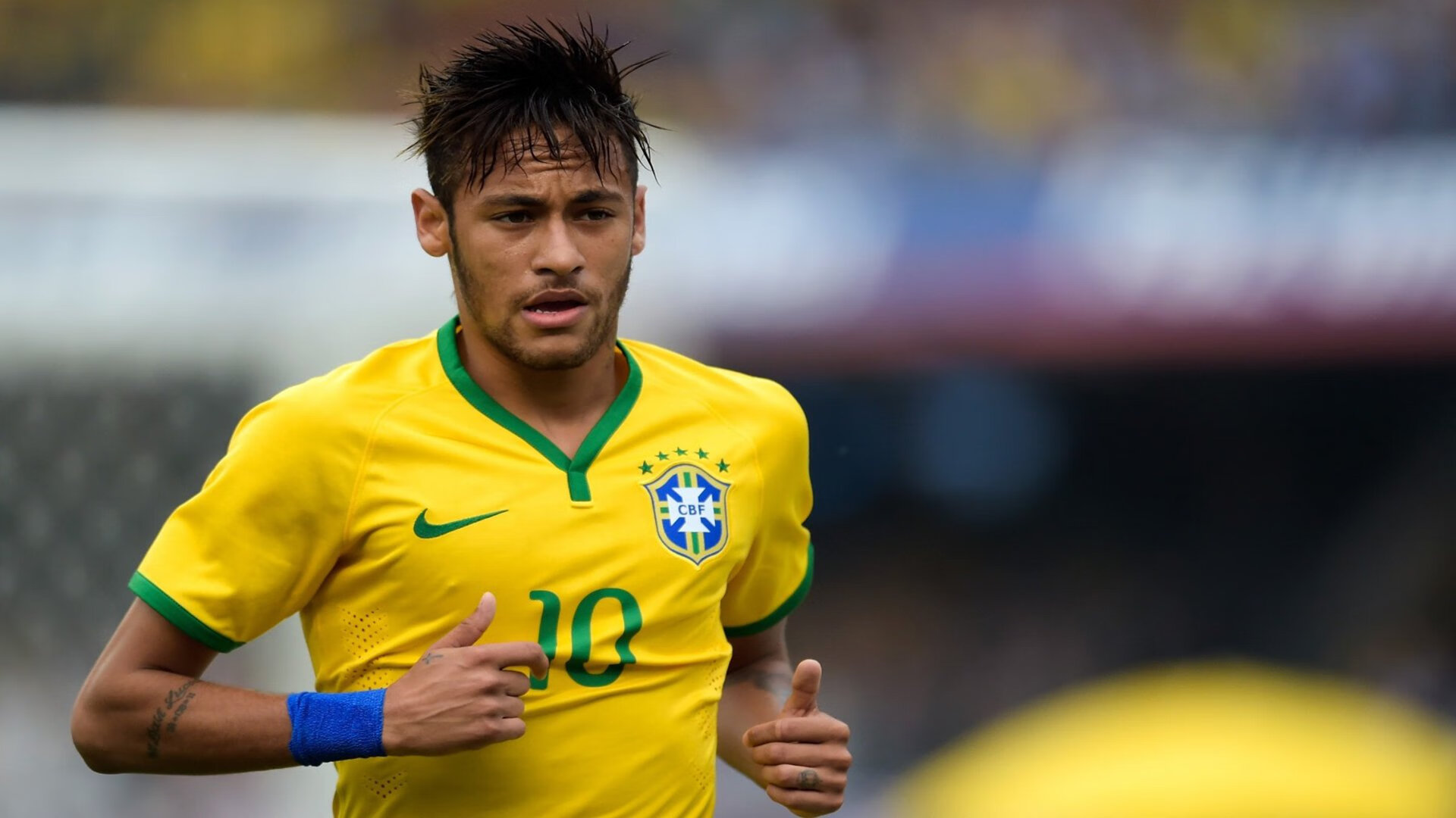 沙特新贵对阵巴黎豪门，德里赫特在沙漠焦点战中证明自己的价值