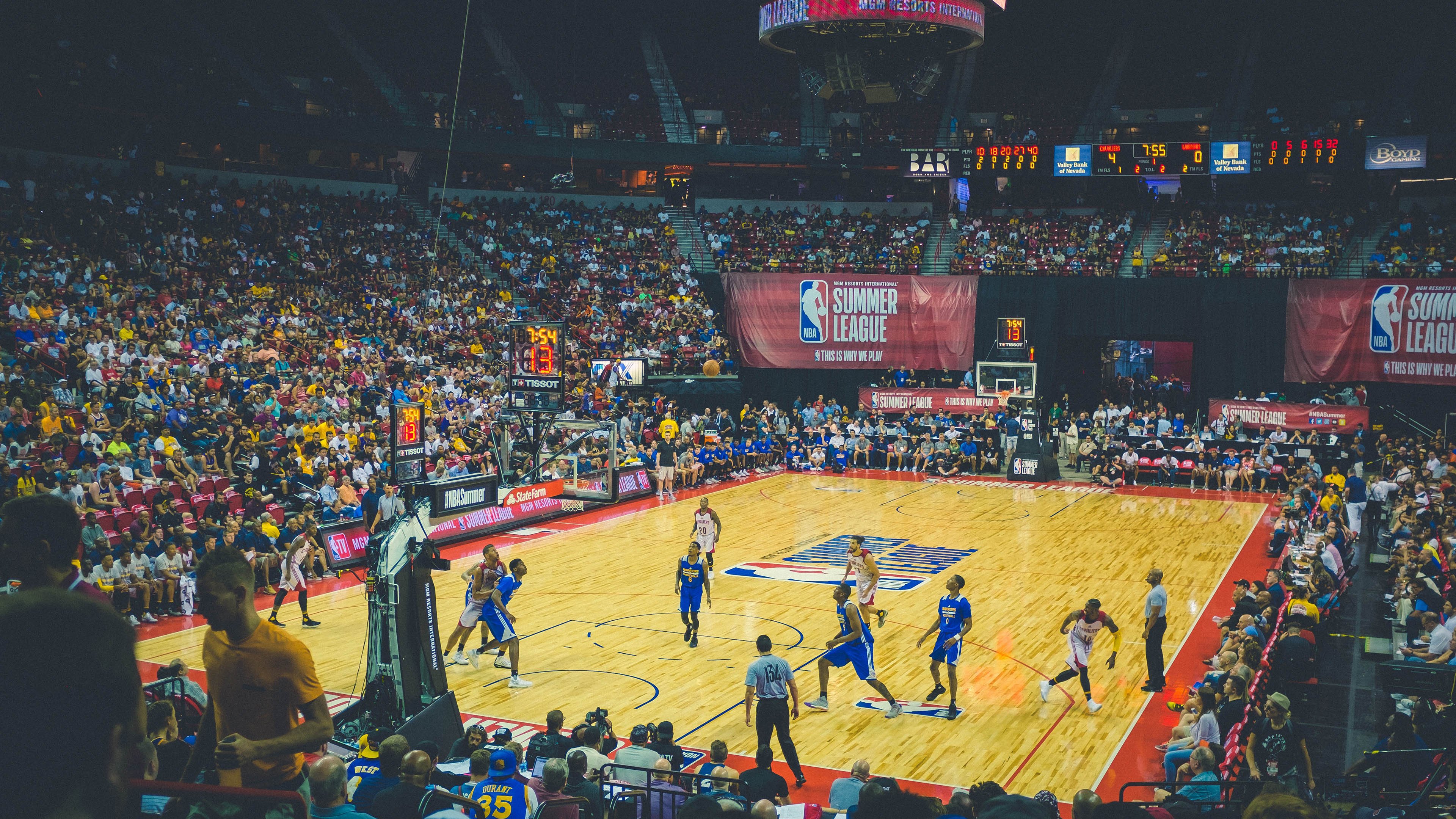 戈贝尔的铜墙铁壁,马刺对阵太阳中的防守艺术