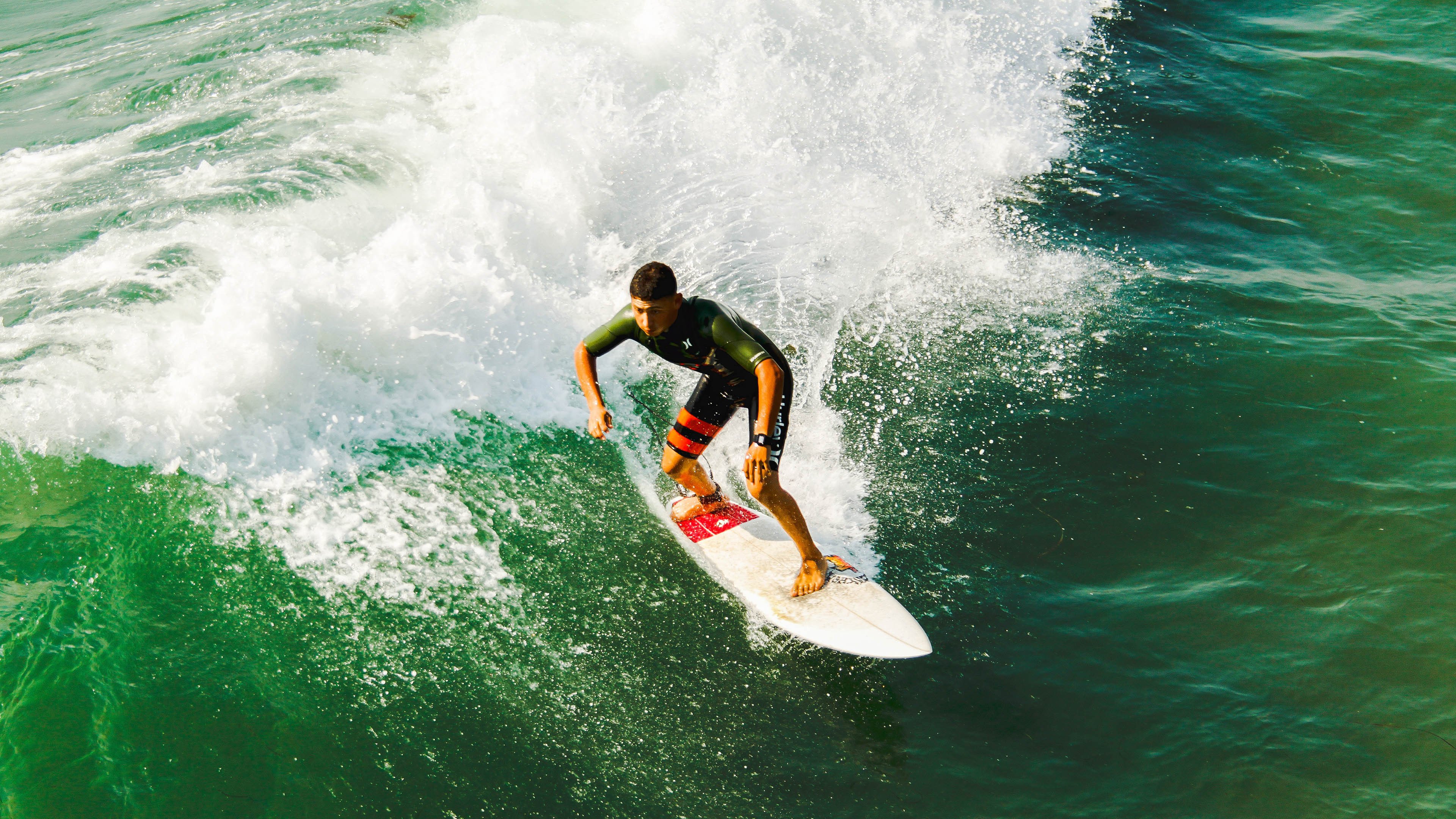 赛道上的绝对统治，索伯车队横扫哈斯，阿隆索高光表现点燃赛场